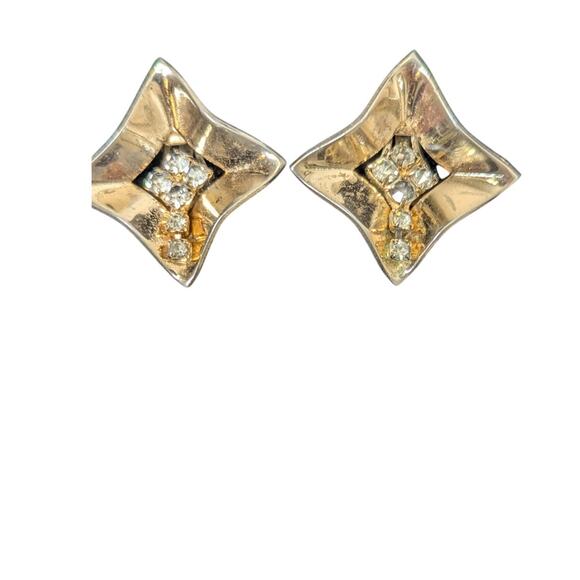 Vintage gold tone and center cluster Rhinestone unsigned clip on earrings - Picture 2 of 5